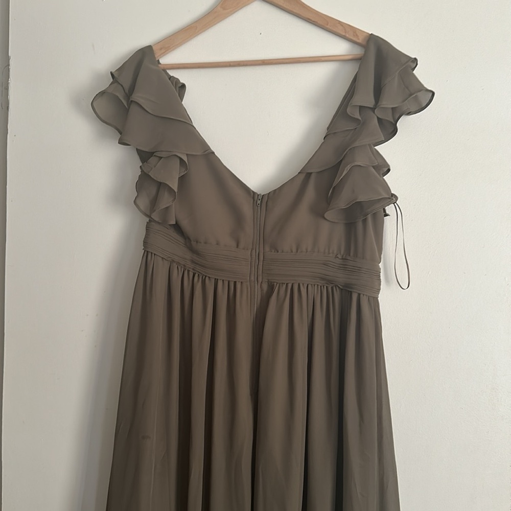 Birdy Grey Michelle Chiffon Dress in Green - Picture 4 of 8